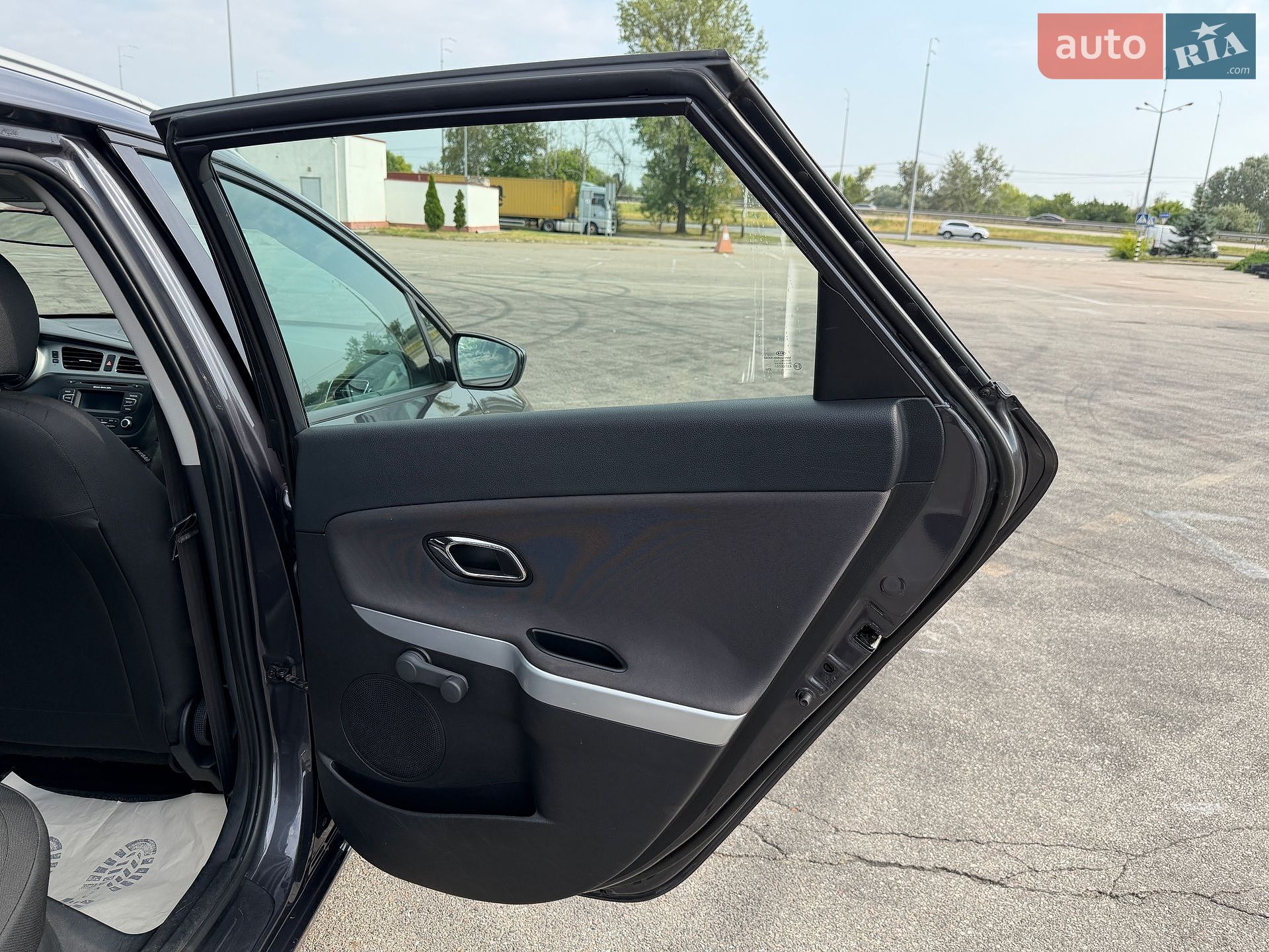 Kia Ceed 2015 VIN U5YHM816AEL086093 фото оголошення 24 з 122