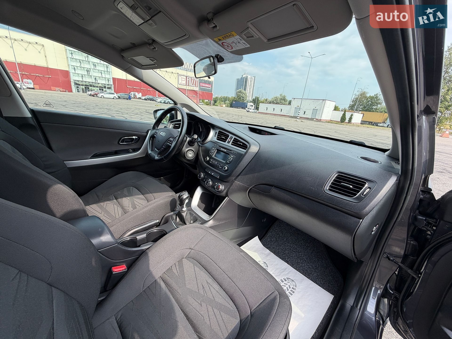 Kia Ceed 2015 VIN U5YHM816AEL086093 фото оголошення 23 з 122