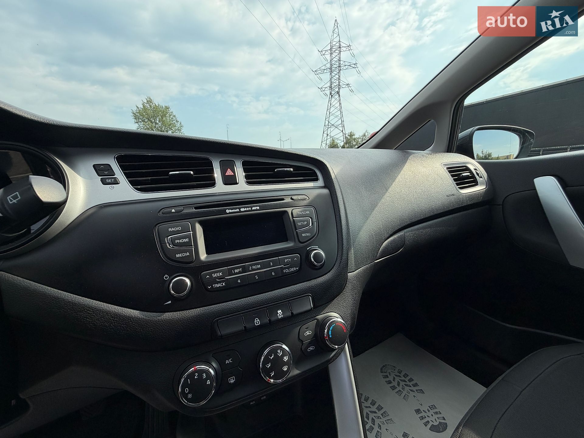 Kia Ceed 2015 VIN U5YHM816AEL086093 фото оголошення 50 з 122