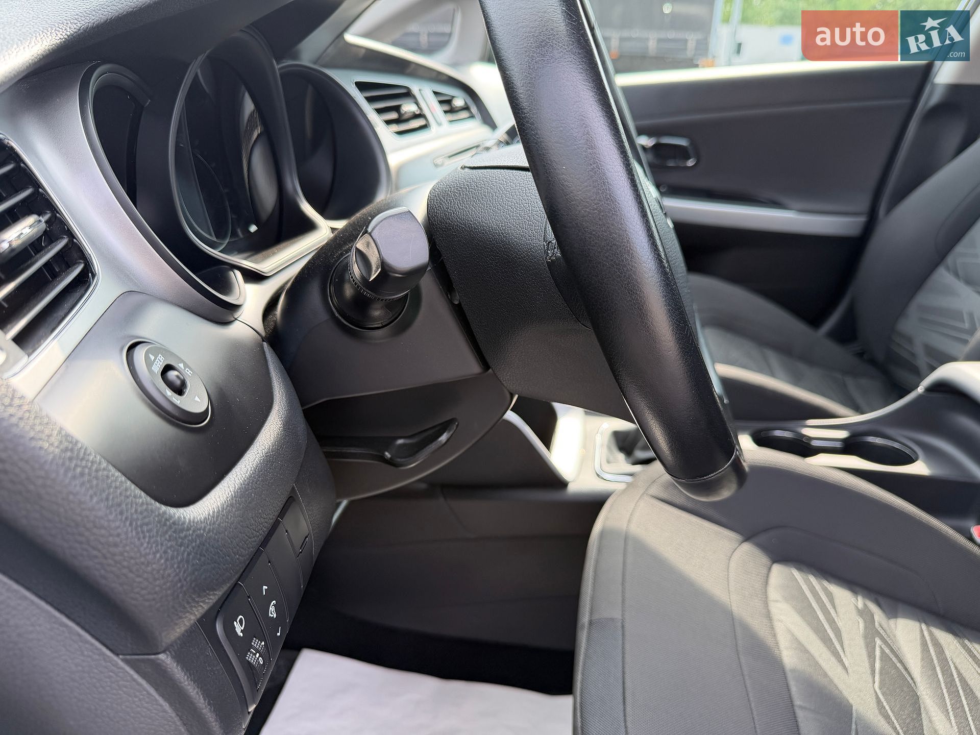 Kia Ceed 2015 VIN U5YHM816AEL086093 фото оголошення 31 з 122