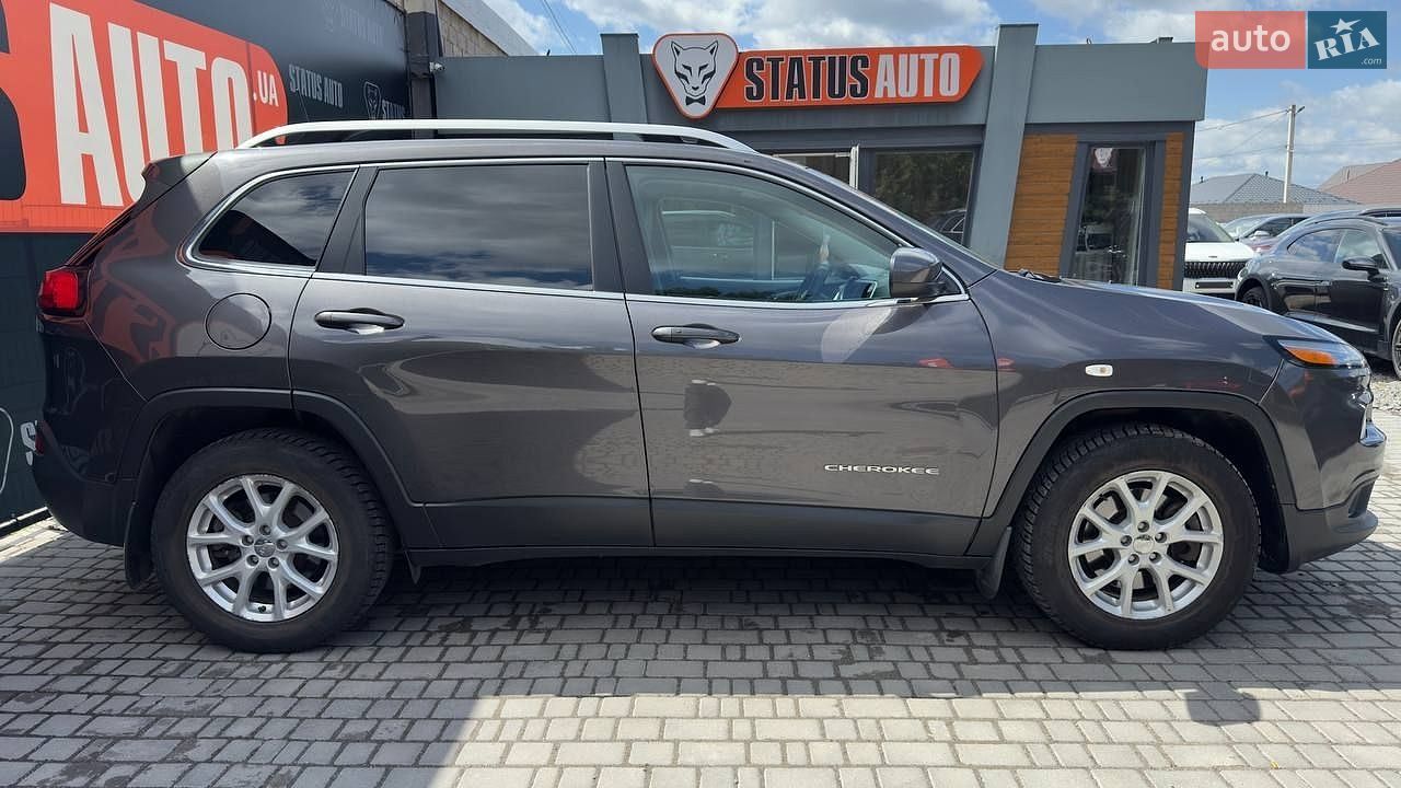 Jeep Cherokee 2017 VIN 1C4PJMLB2JD512630 фото оголошення 4 з 39