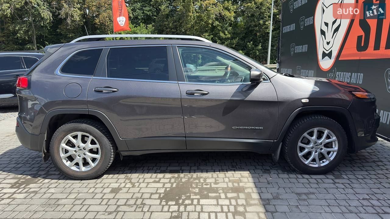 Jeep Cherokee 2017 VIN 1C4PJMLB2JD512630 фото оголошення 9 з 39