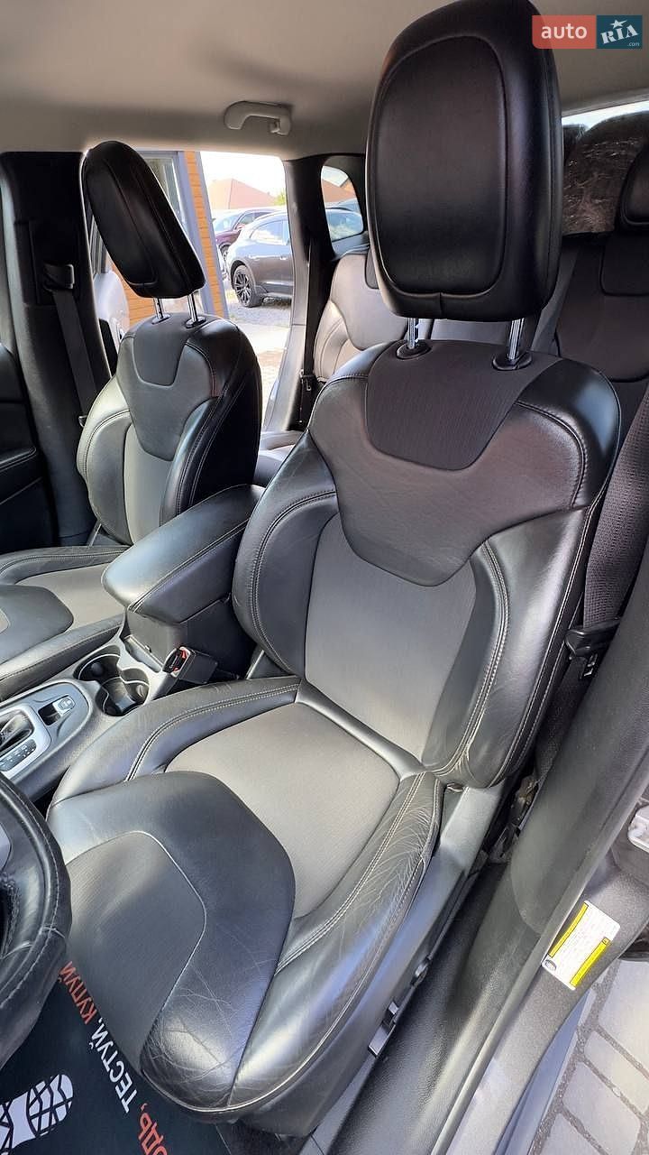 Jeep Cherokee 2017 VIN 1C4PJMLB2JD512630 фото оголошення 17 з 39