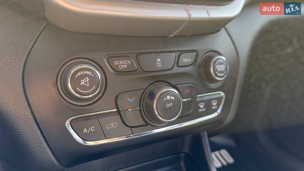 Jeep Cherokee 2017 VIN 1C4PJMLB2JD512630 фото оголошення 22 з 39
