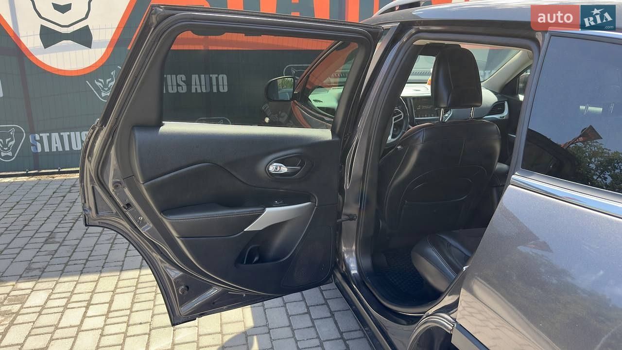 Jeep Cherokee 2017 VIN 1C4PJMLB2JD512630 фото оголошення 27 з 39