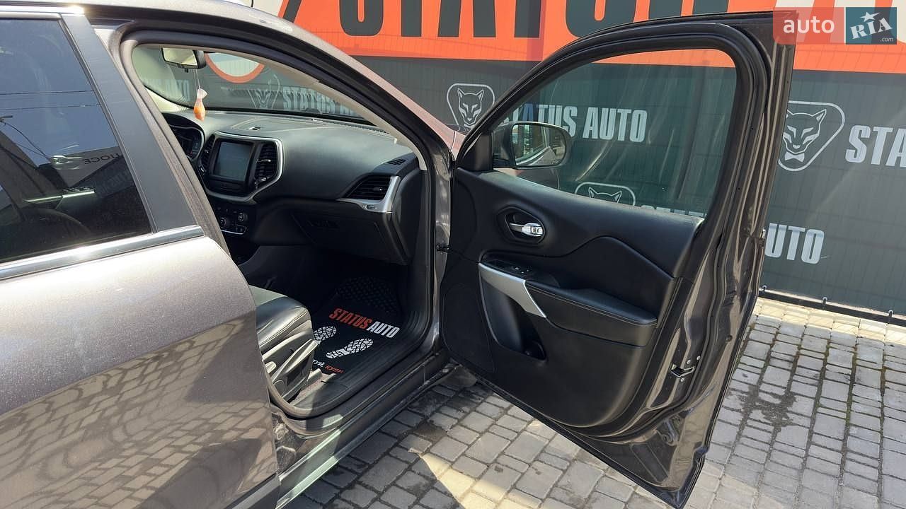 Jeep Cherokee 2017 VIN 1C4PJMLB2JD512630 фото оголошення 35 з 39