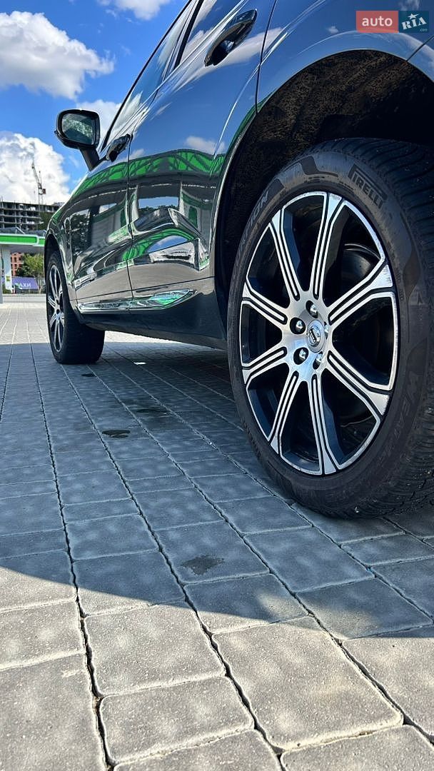 Volvo XC60 2017 VIN YV4A22RL5J1002486 фото оголошення 13 з 38