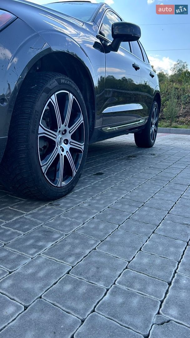 Volvo XC60 2017 VIN YV4A22RL5J1002486 фото оголошення 15 з 38