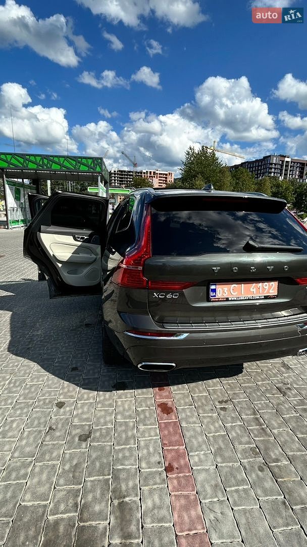 Volvo XC60 2017 VIN YV4A22RL5J1002486 фото оголошення 9 з 38