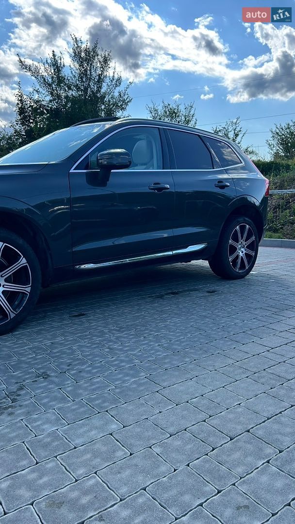 Volvo XC60 2017 VIN YV4A22RL5J1002486 фото оголошення 3 з 38