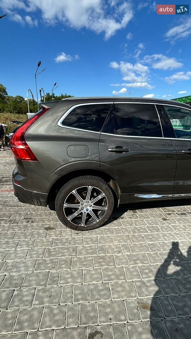 Volvo XC60 2017 VIN YV4A22RL5J1002486 фото оголошення 4 з 38