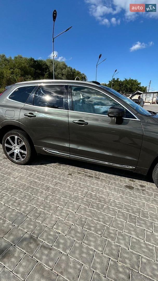 Volvo XC60 2017 VIN YV4A22RL5J1002486 фото оголошення 5 з 38