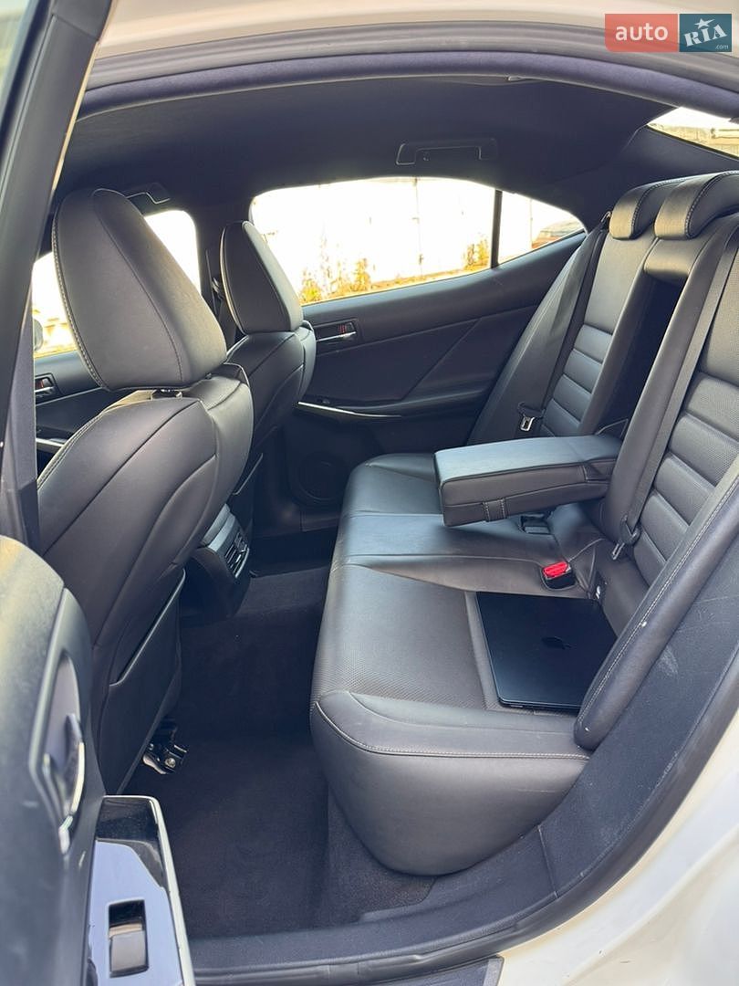 Lexus IS 2014 VIN JTHBH5D2305028483 фото оголошення 10 з 18