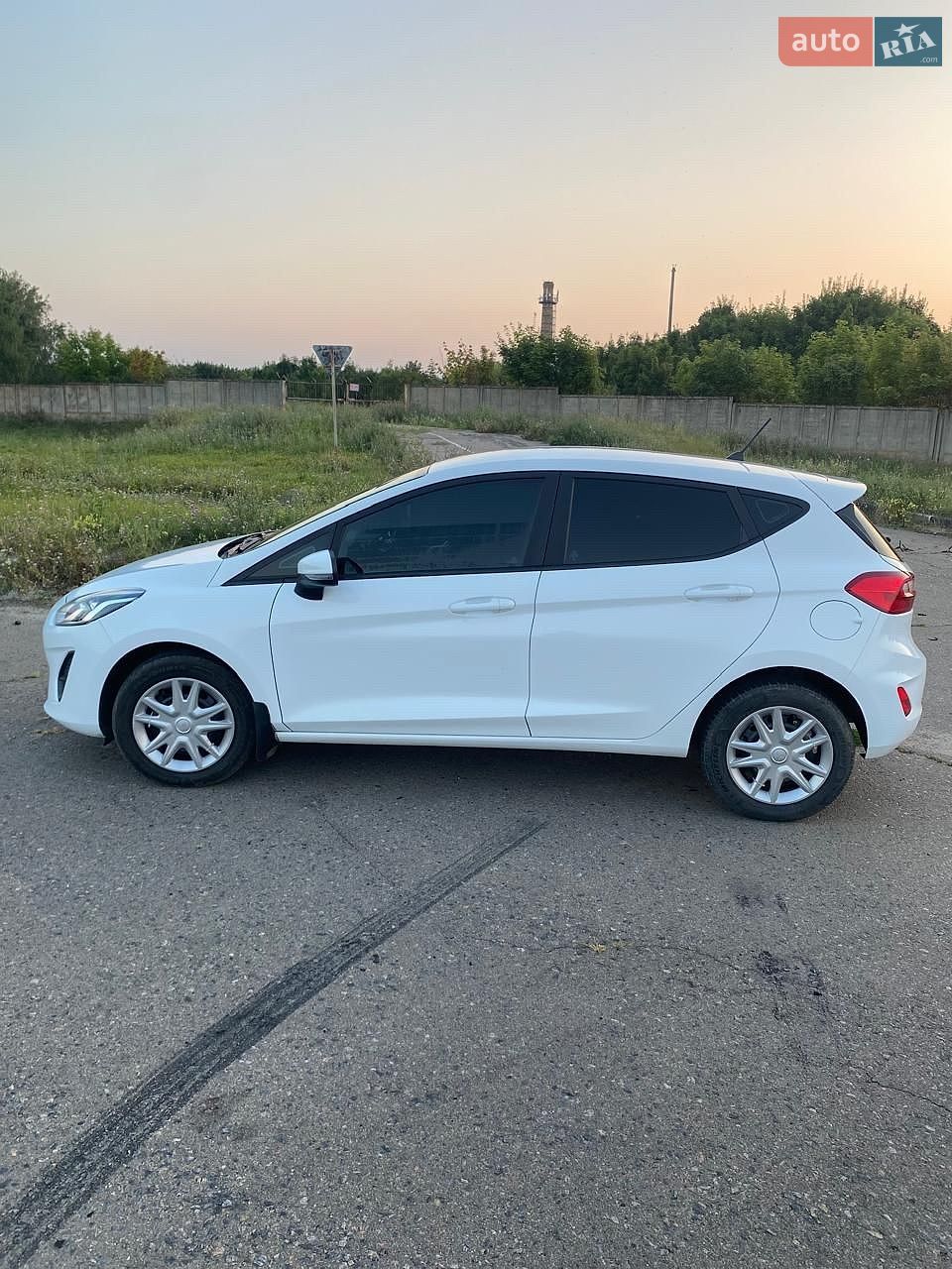 Ford Fiesta 2018 VIN WF0JXXGAHJJY13359 фото оголошення 2 з 26