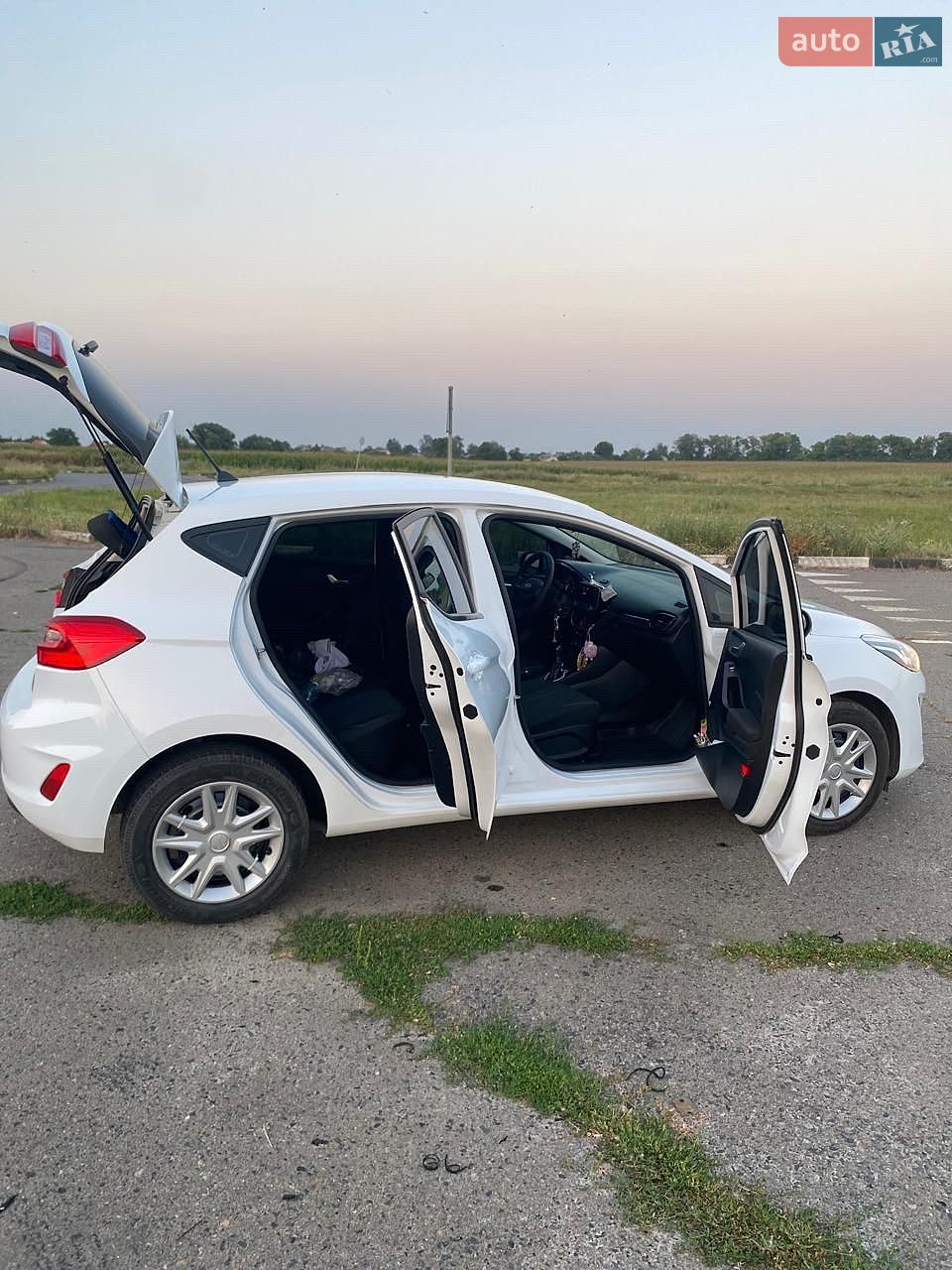 Ford Fiesta 2018 VIN WF0JXXGAHJJY13359 фото оголошення 8 з 26