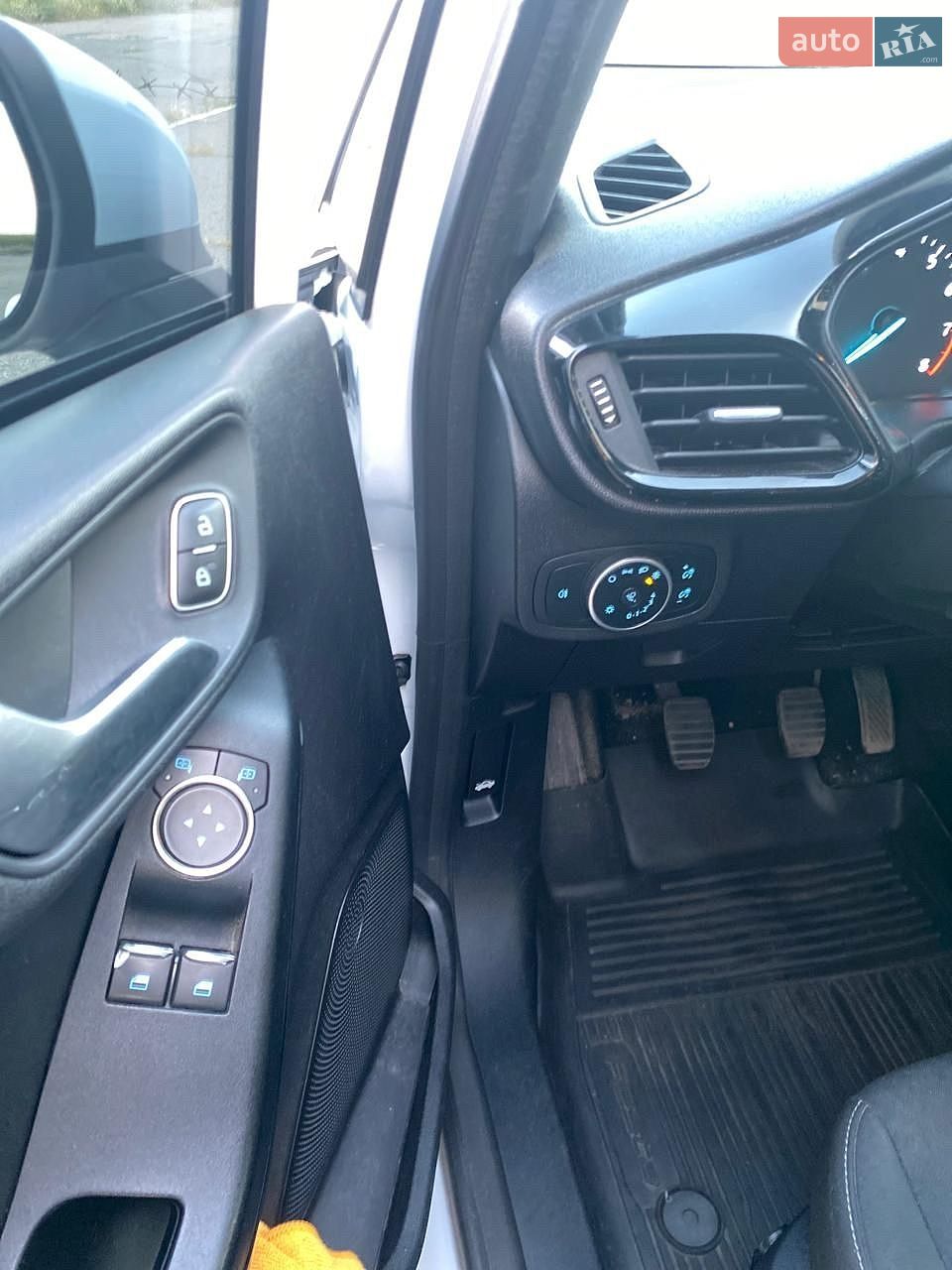 Ford Fiesta 2018 VIN WF0JXXGAHJJY13359 фото оголошення 15 з 26