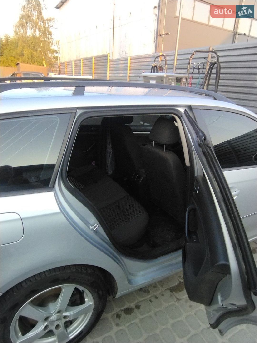 Volkswagen Golf 2010 VIN WVWZZZ1KZAM668357 фото оголошення 2 з 10