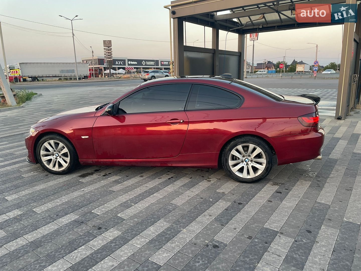 BMW 3 Series 2010 VIN WBAKF5C53BE395564 фото оголошення 6 з 13