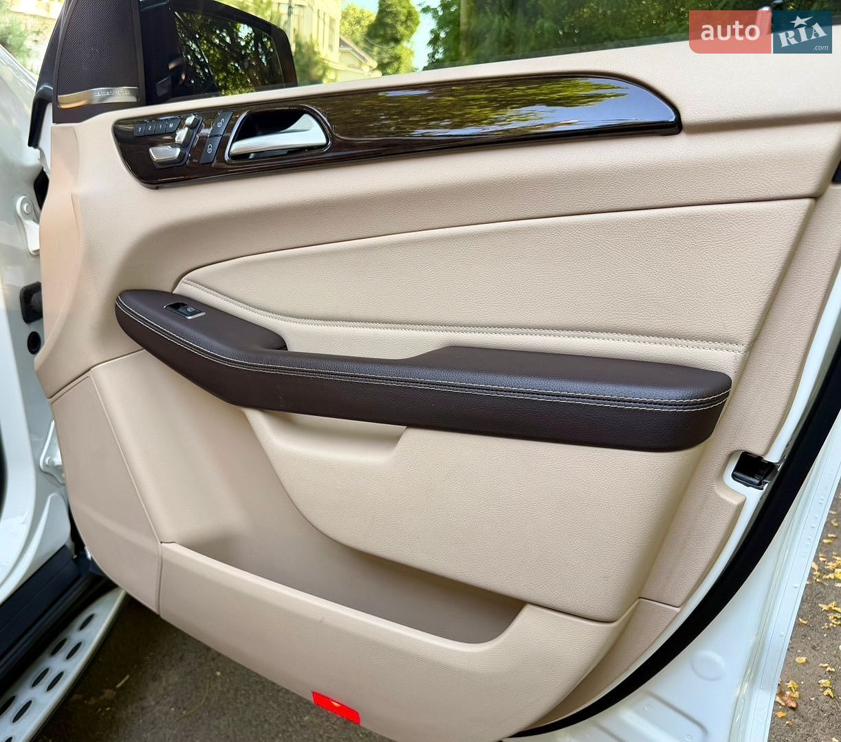 Mercedes-Benz GLS-Class 2016 VIN 4JGDF6EE3HA828360 фото оголошення 28 з 54