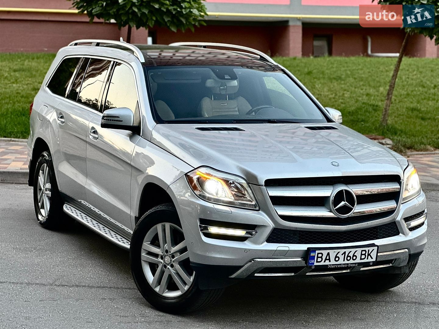 Mercedes-Benz GL-Class 2014 VIN 4JGDF7CE7EA424224 фото оголошення 4 з 46