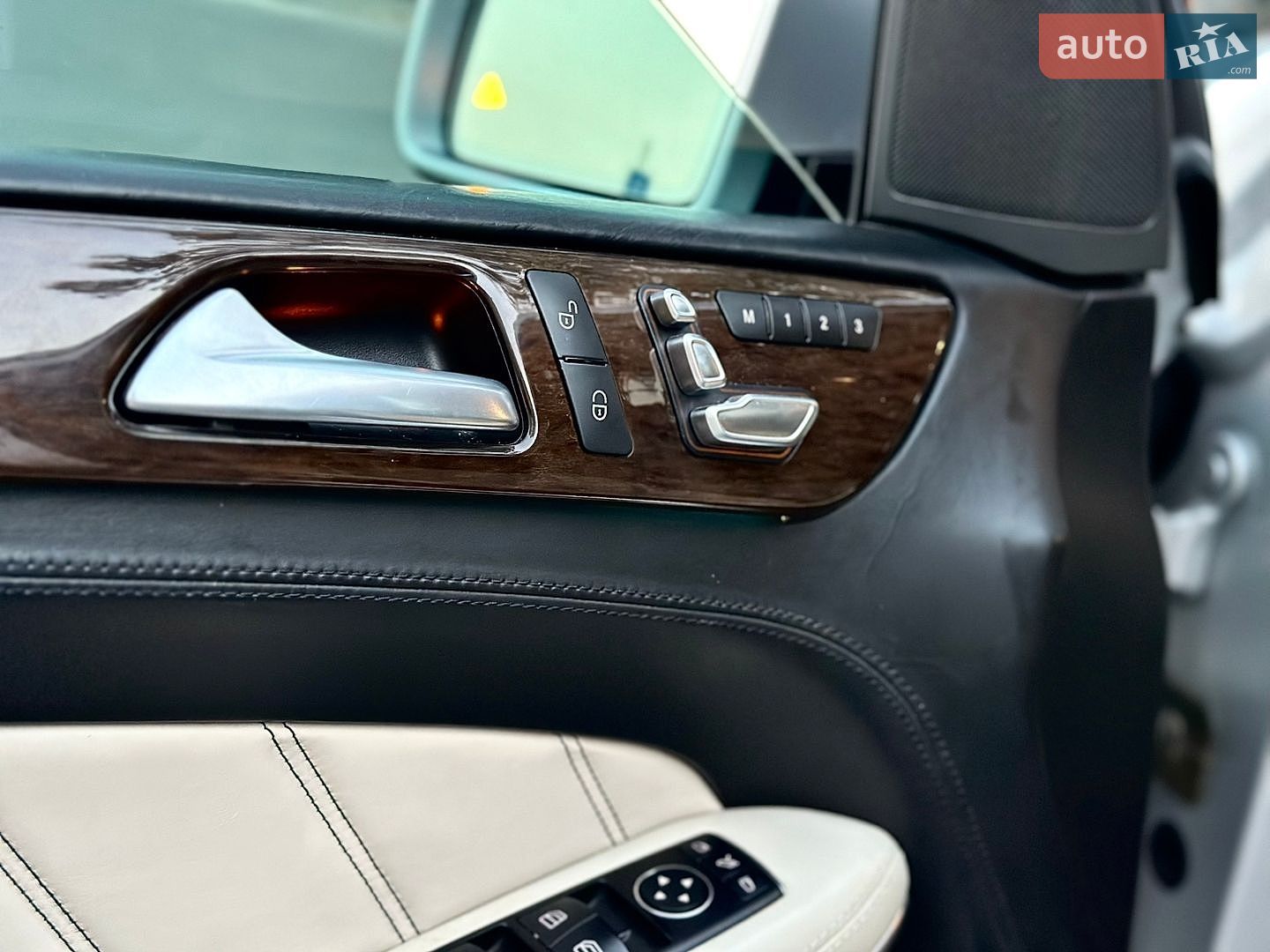 Mercedes-Benz GL-Class 2014 VIN 4JGDF7CE7EA424224 фото оголошення 15 з 46