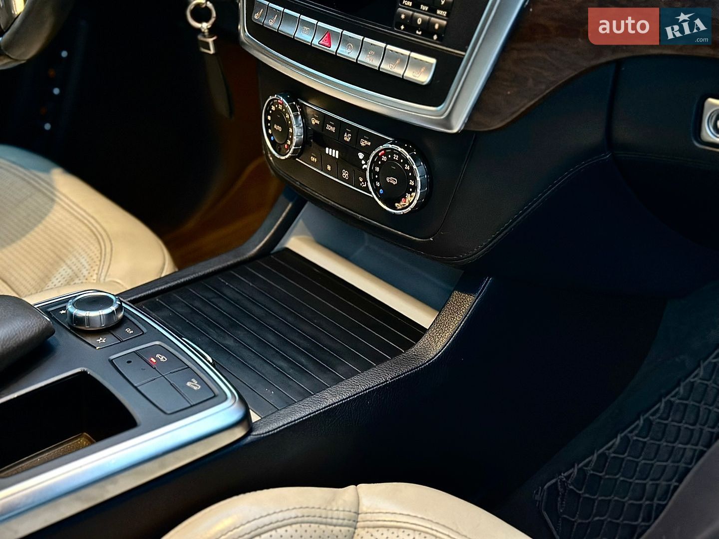 Mercedes-Benz GL-Class 2014 VIN 4JGDF7CE7EA424224 фото оголошення 16 з 46