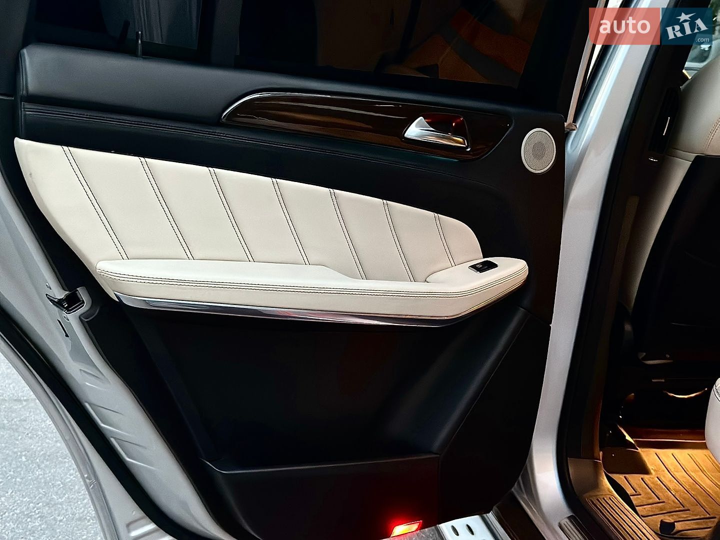 Mercedes-Benz GL-Class 2014 VIN 4JGDF7CE7EA424224 фото оголошення 44 з 46