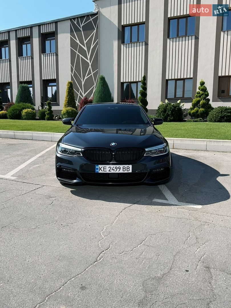 BMW 5 Series 2019 VIN WBAJA91020CD81451 фото оголошення 2 з 12