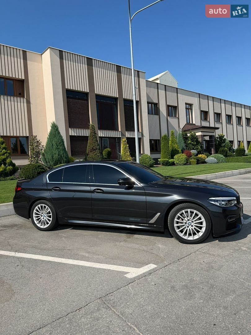 BMW 5 Series 2019 VIN WBAJA91020CD81451 фото оголошення 4 з 12