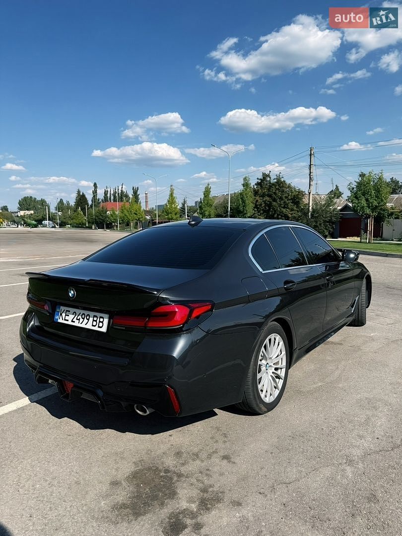 BMW 5 Series 2019 VIN WBAJA91020CD81451 фото оголошення 6 з 12