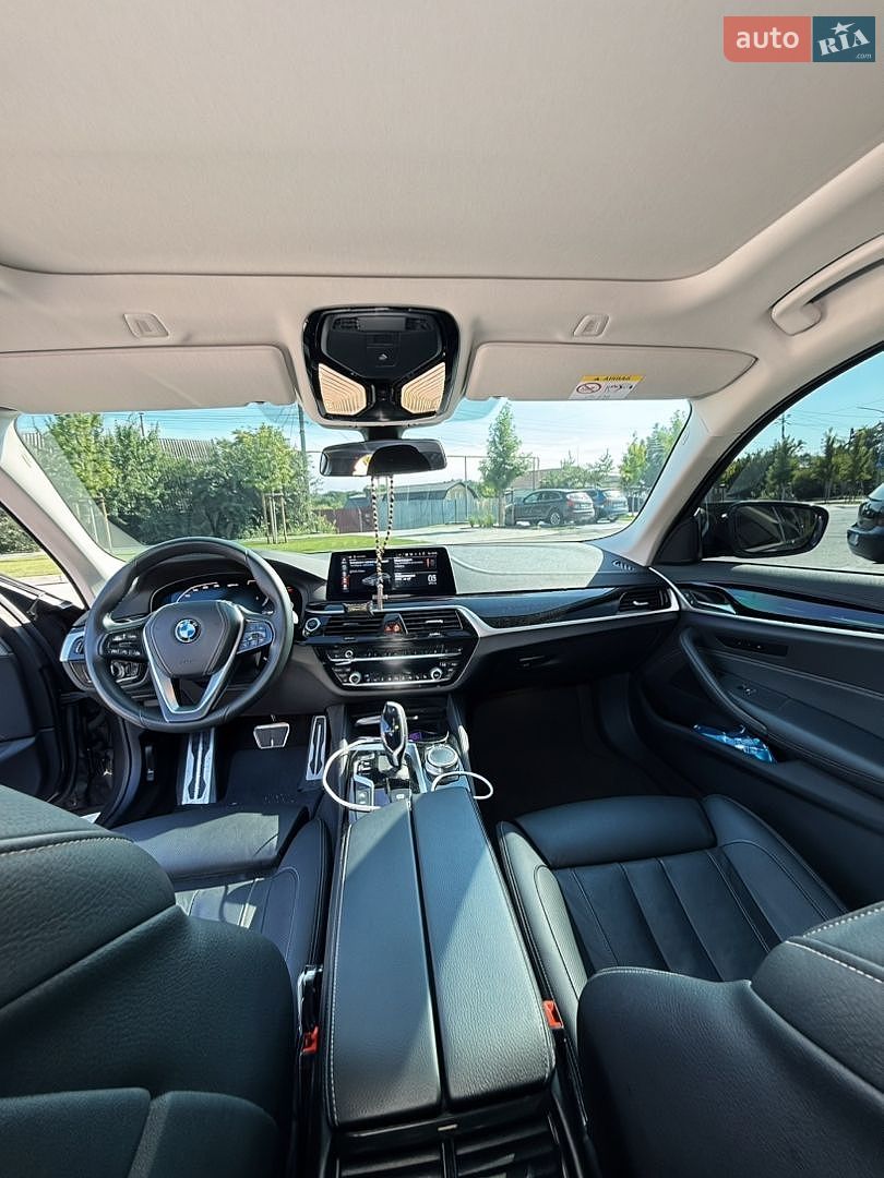 BMW 5 Series 2019 VIN WBAJA91020CD81451 фото оголошення 9 з 12