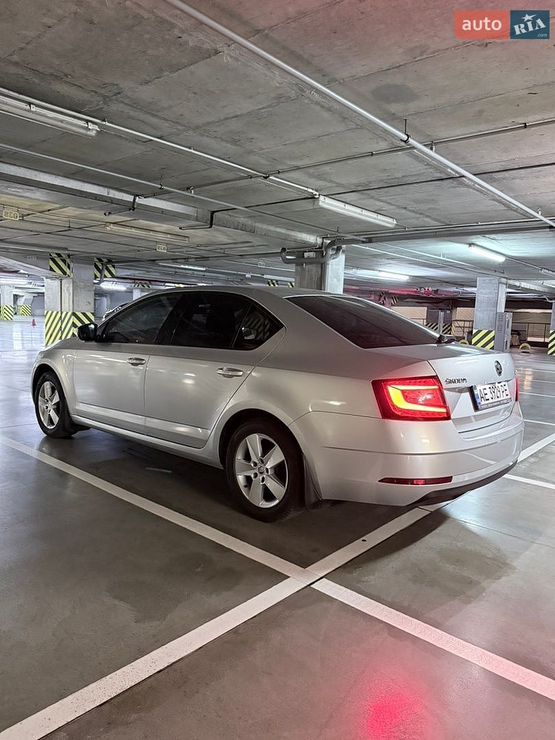 Skoda Octavia 2017 VIN TMBAC2NE0JB007175 фото оголошення 6 з 28