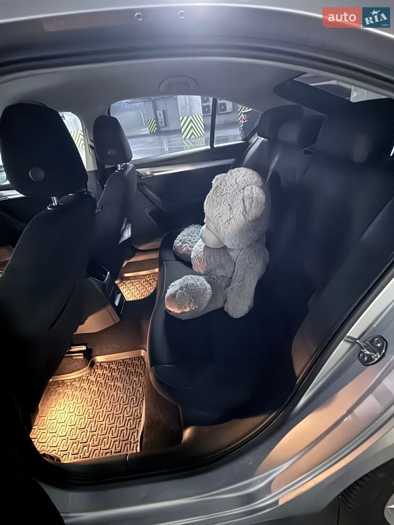 Skoda Octavia 2017 VIN TMBAC2NE0JB007175 фото оголошення 17 з 28