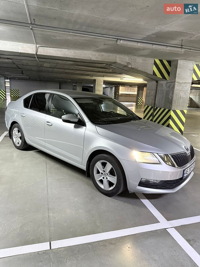 Skoda Octavia 2017 VIN TMBAC2NE0JB007175 фото оголошення 18 з 28
