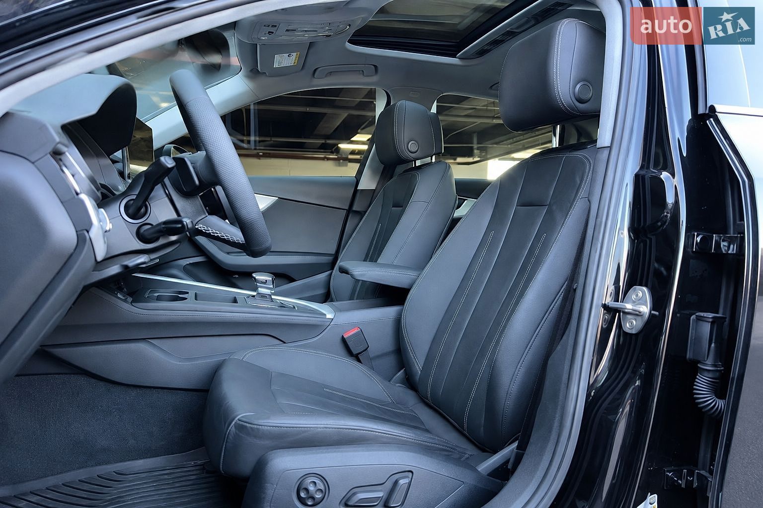 Audi A4 2020 VIN WAUAAAF47MN007454 фото оголошення 4 з 11