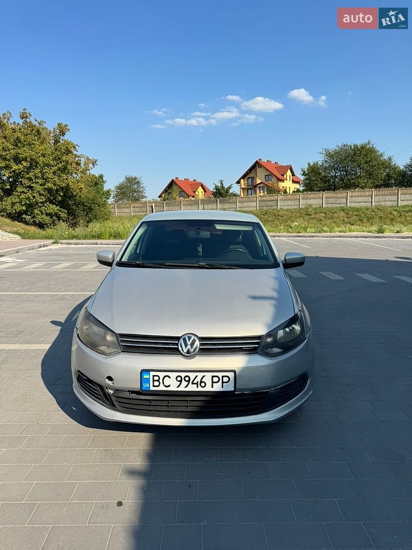 Volkswagen Polo 2012 VIN XW8ZZZ61ZDG020612 фото оголошення 2 з 37