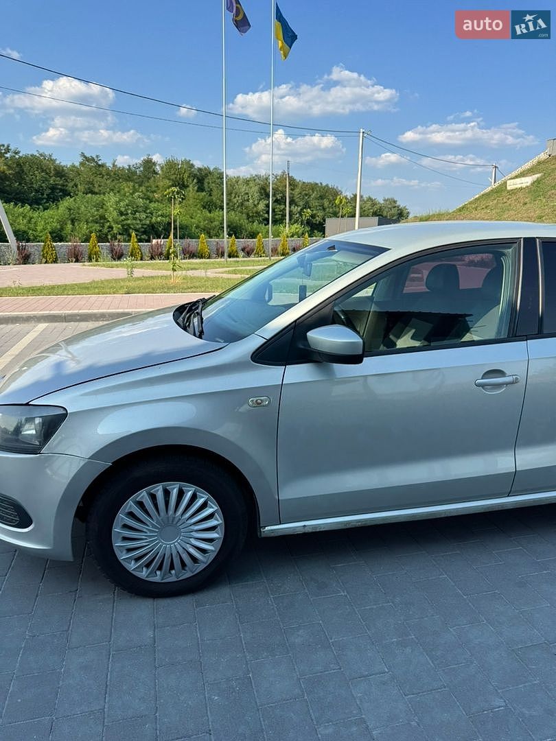 Volkswagen Polo 2012 VIN XW8ZZZ61ZDG020612 фото оголошення 6 з 37