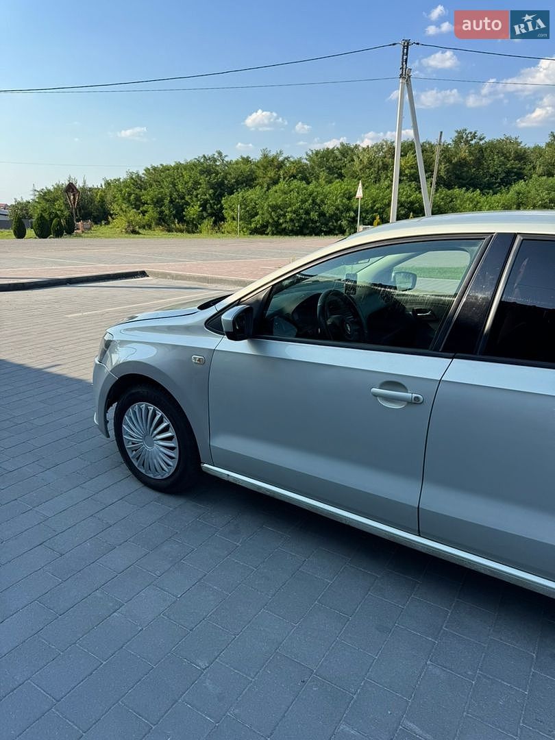 Volkswagen Polo 2012 VIN XW8ZZZ61ZDG020612 фото оголошення 7 з 37