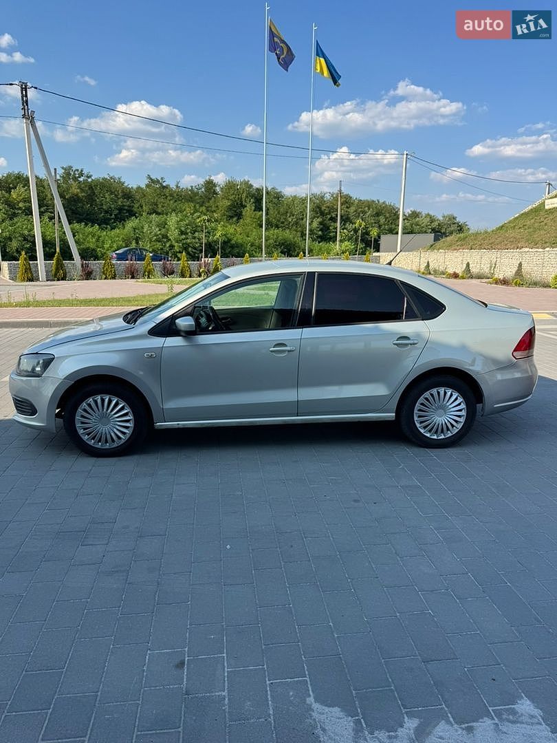 Volkswagen Polo 2012 VIN XW8ZZZ61ZDG020612 фото оголошення 9 з 37