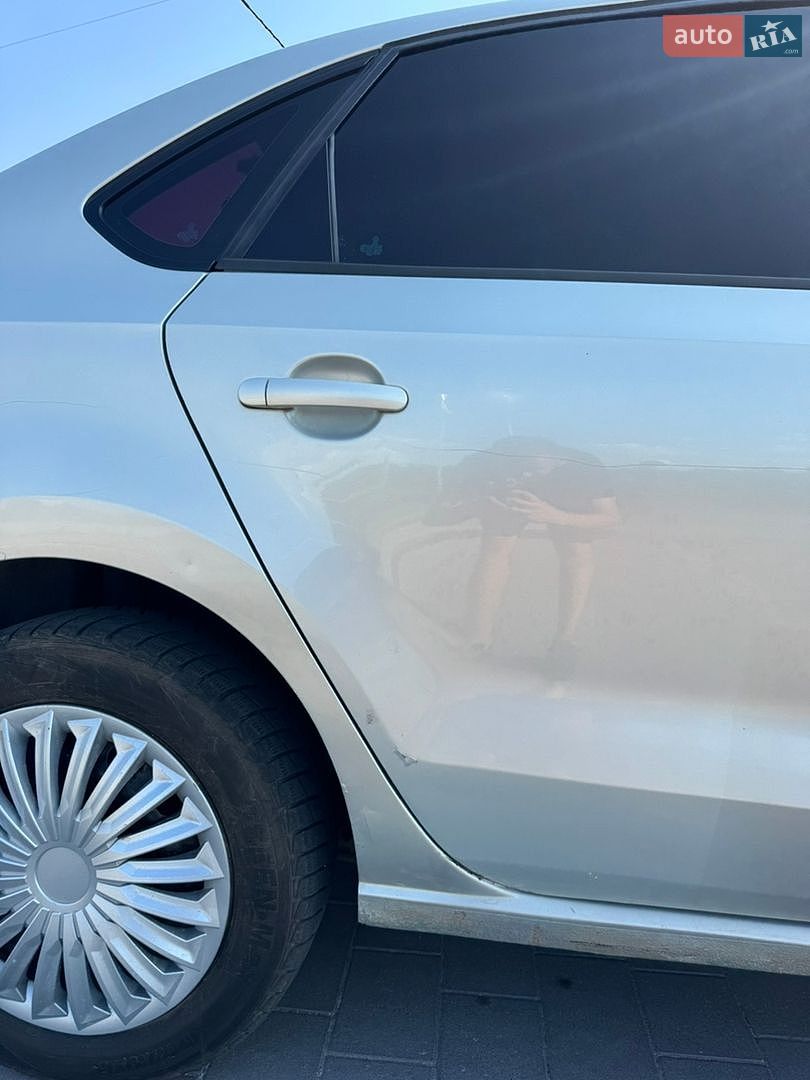 Volkswagen Polo 2012 VIN XW8ZZZ61ZDG020612 фото оголошення 17 з 37
