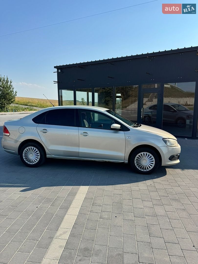 Volkswagen Polo 2012 VIN XW8ZZZ61ZDG020612 фото оголошення 22 з 37