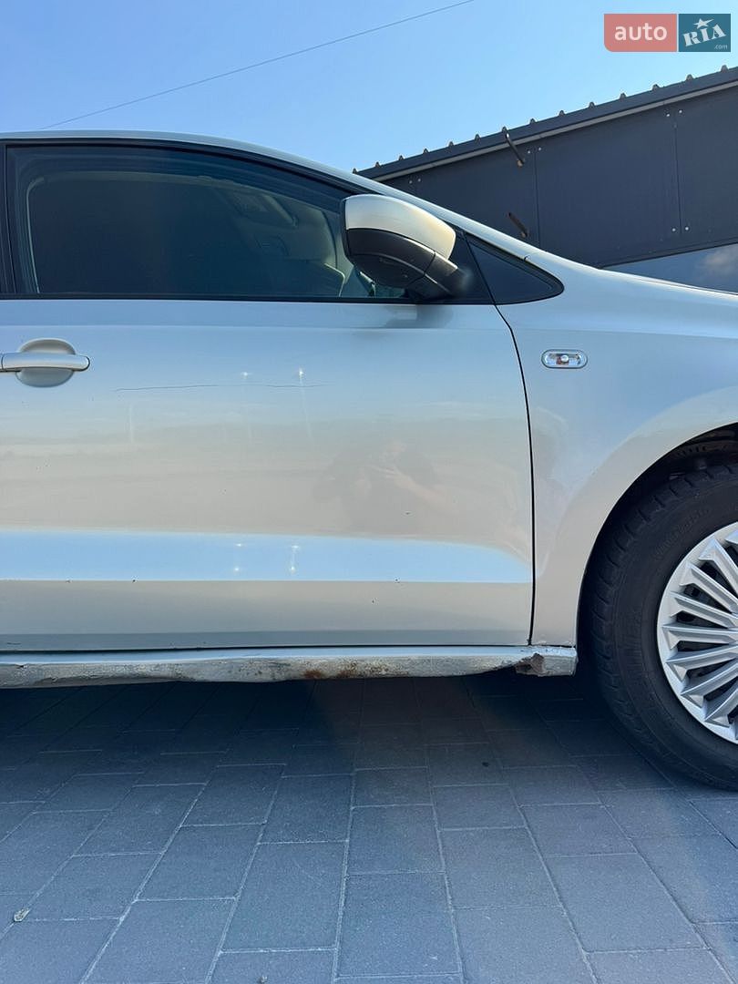 Volkswagen Polo 2012 VIN XW8ZZZ61ZDG020612 фото оголошення 20 з 37