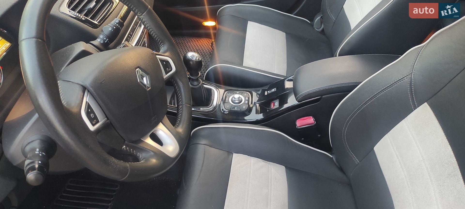 Renault Megane 2012 VIN VF1KZ140647186880 фото оголошення 3 з 18