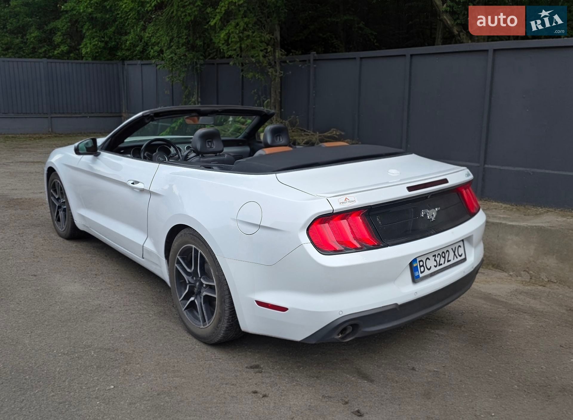 Ford Mustang 2022 VIN 1FATP8UH6N5119260 фото оголошення 8 з 13