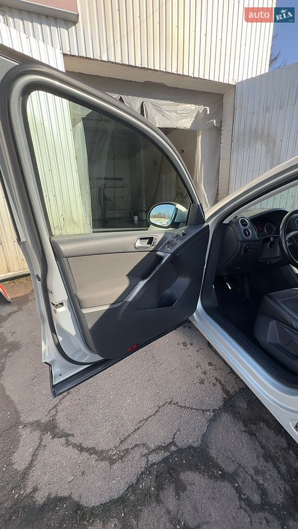 Volkswagen Tiguan 2008 VIN WVGZZZ5NZ8W042173 фото оголошення 8 з 13