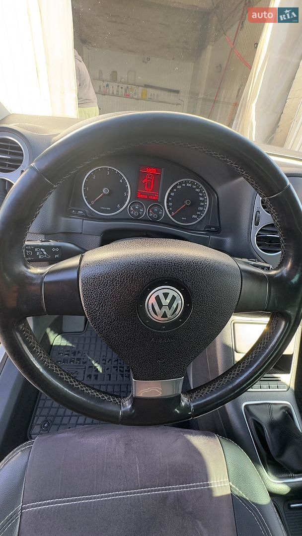 Volkswagen Tiguan 2008 VIN WVGZZZ5NZ8W042173 фото оголошення 9 з 13