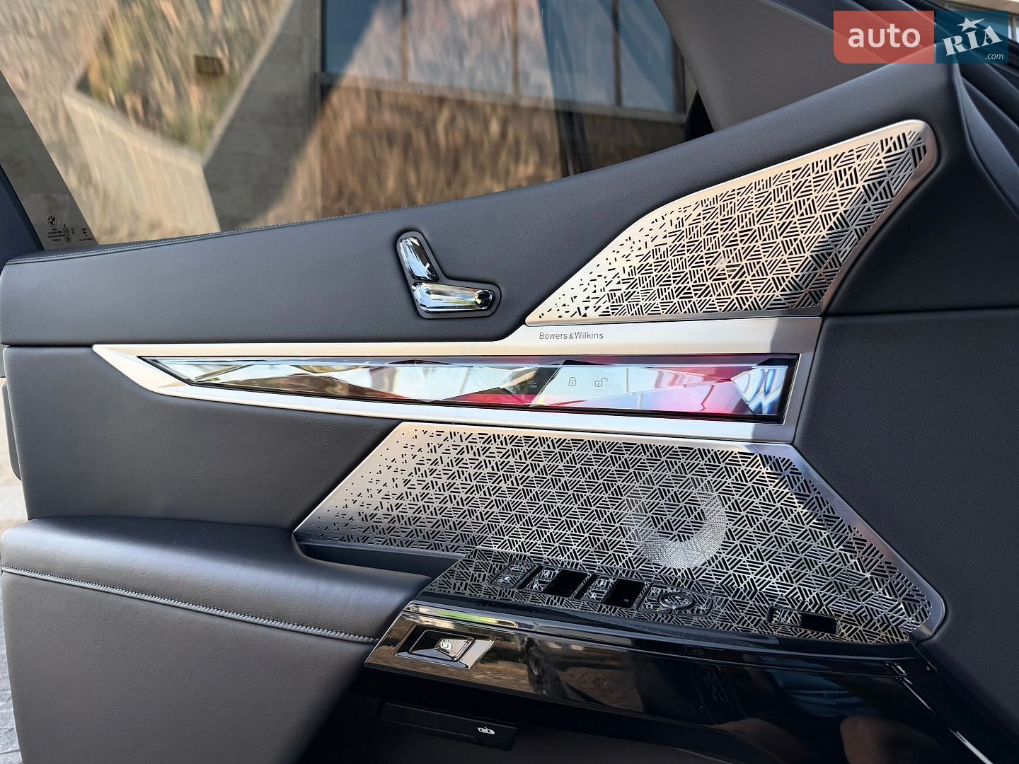 BMW 7 Series 2023 VIN WBA21EJ010CP03183 фото оголошення 30 з 95