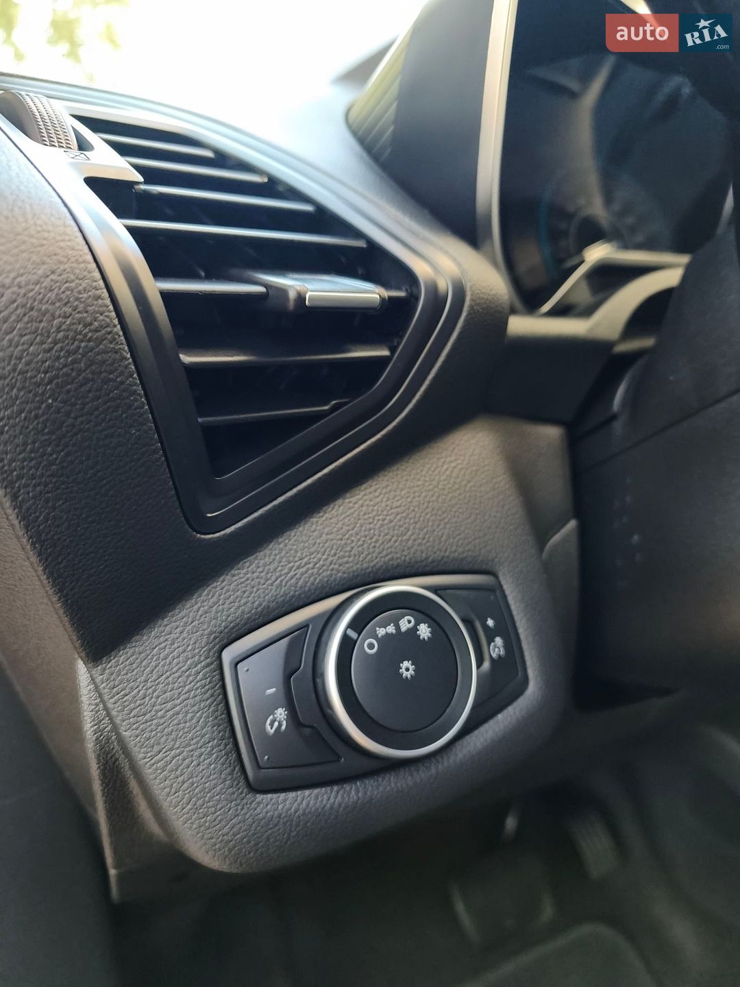Ford C-Max 2018 VIN 1FADP5AU9JL104911 фото оголошення 21 з 33