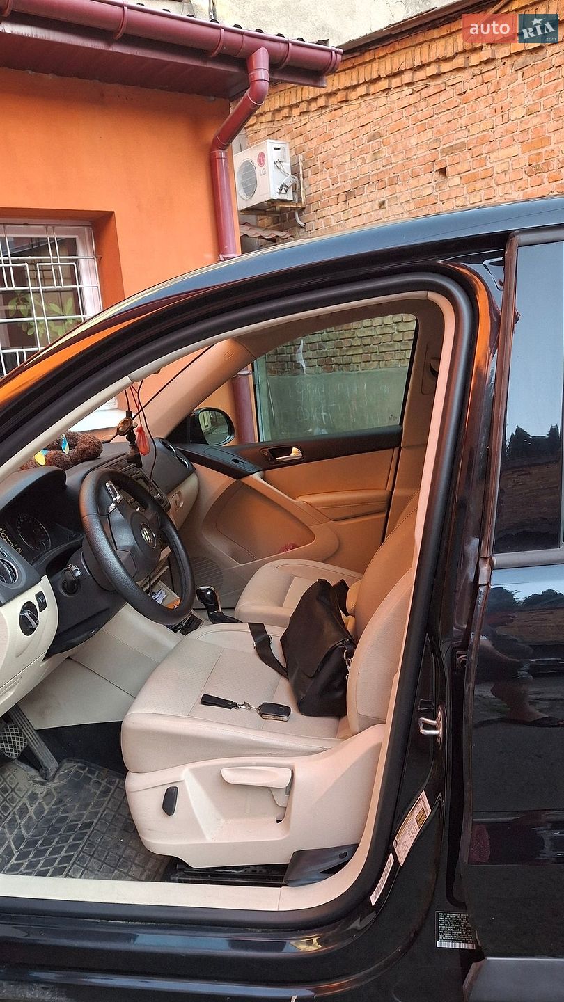 Volkswagen Tiguan 2012 VIN WVGAV7AX0CW589705 фото оголошення 4 з 6
