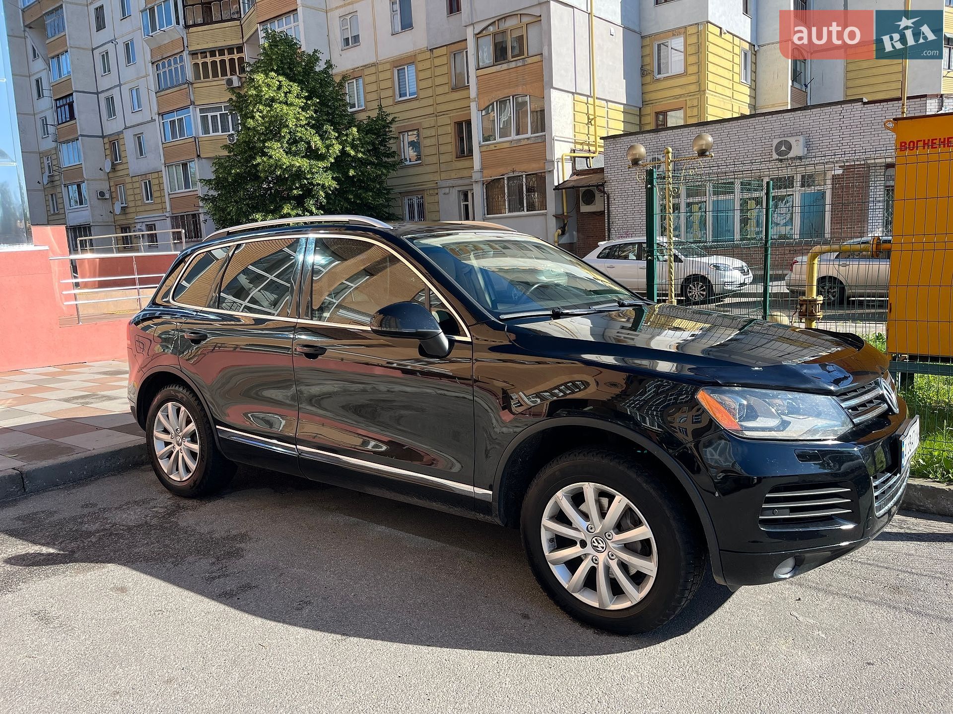 Volkswagen Touareg 2011 VIN WVGFK9BP7BD007425 фото оголошення 2 з 27